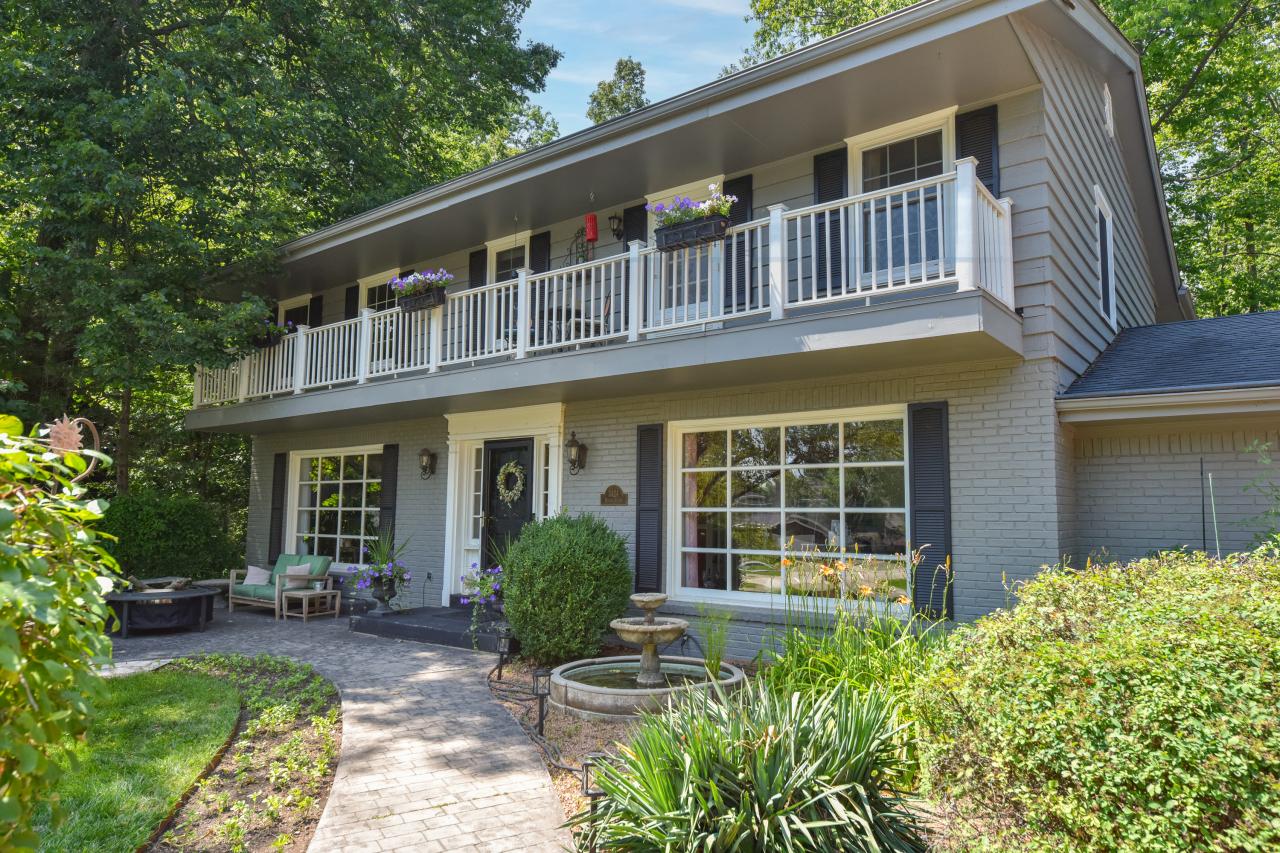 3424 W Riviera Ct, Mequon, WI 53092