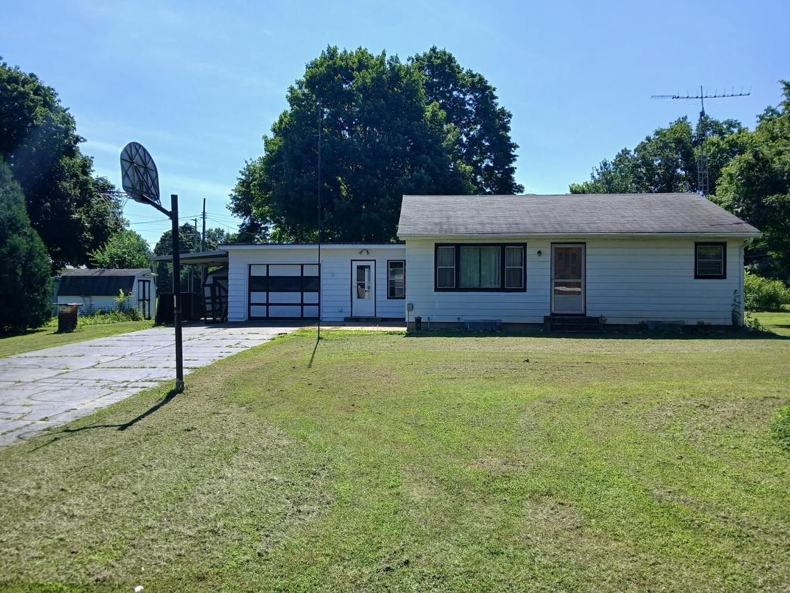 W4887 North St, Troy, WI 53119