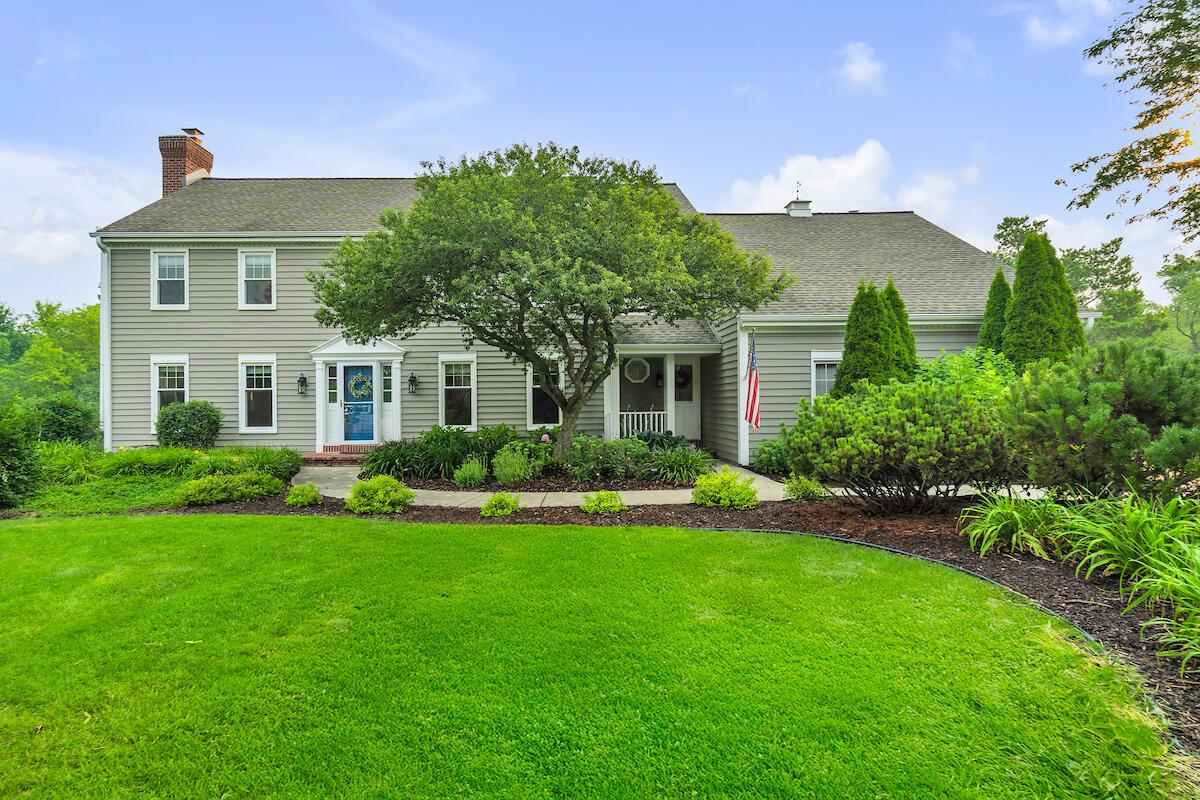3610 W River Ridge, Mequon, WI 53092