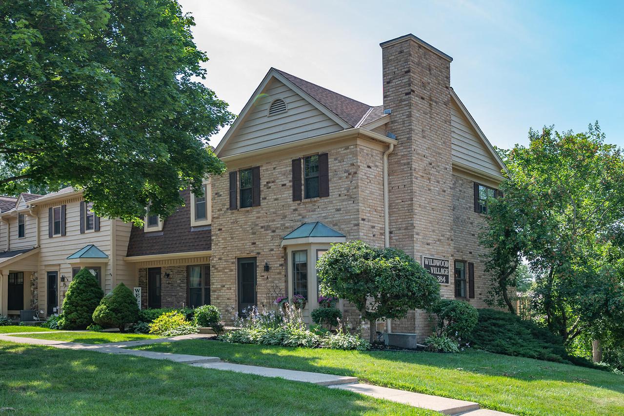 384 Willow Grove #A, Pewaukee, WI 53072