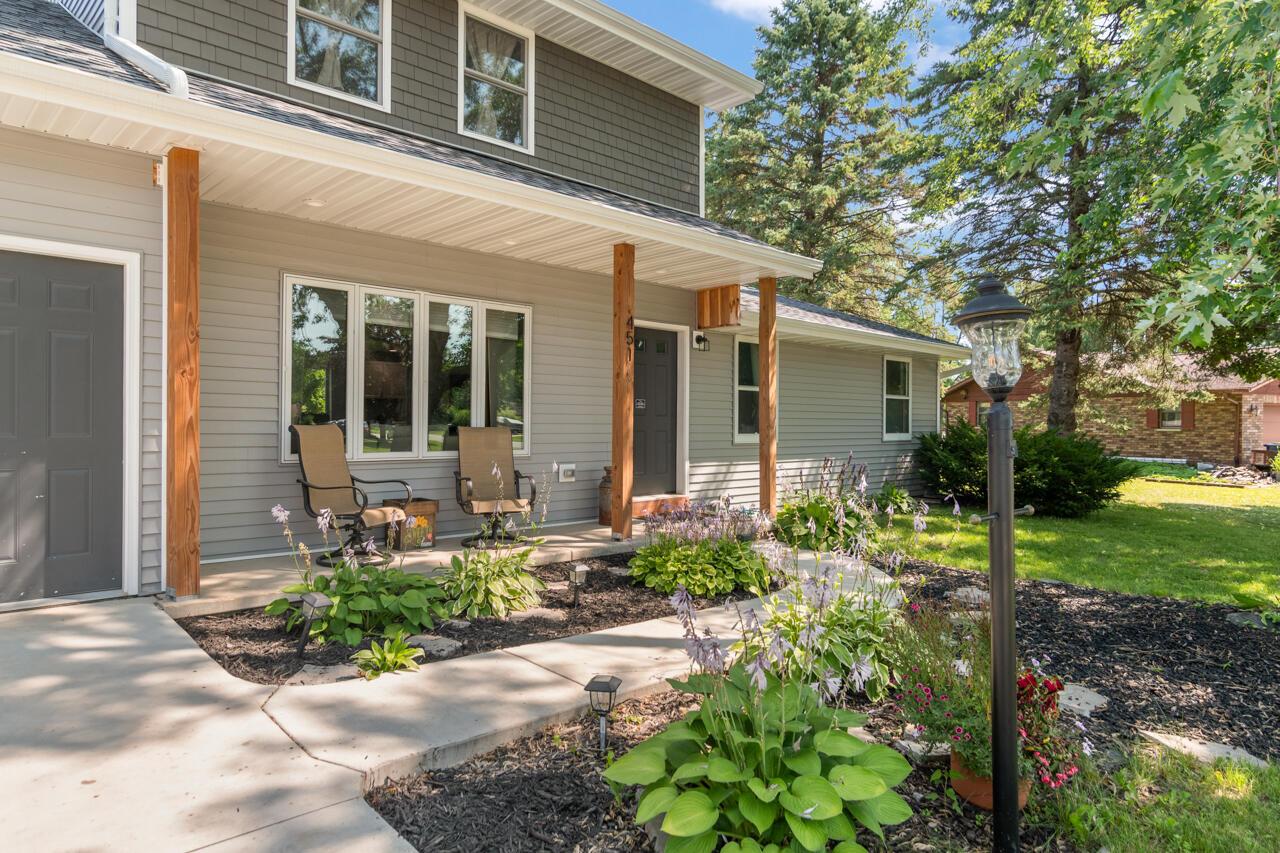 451 Rosemary Dr, Pulaski, WI 54162