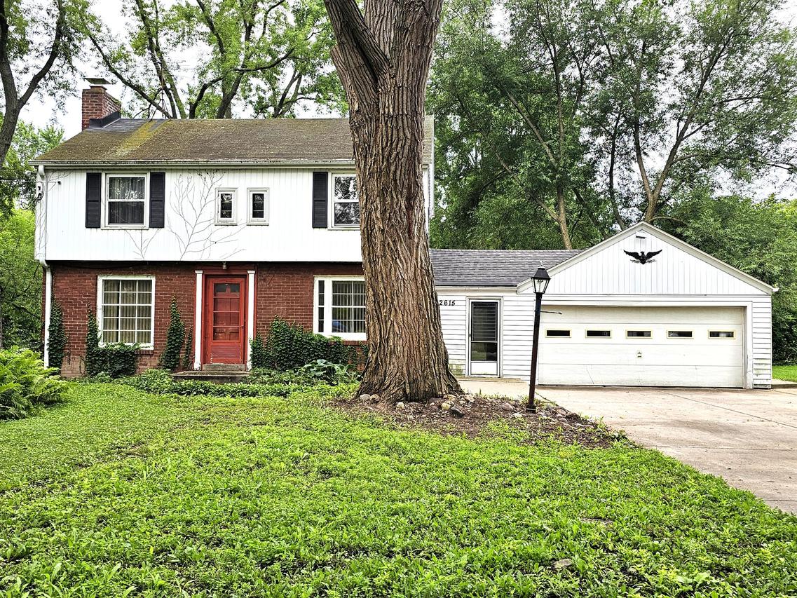 12615 W Honey Ln, New Berlin, WI 53151