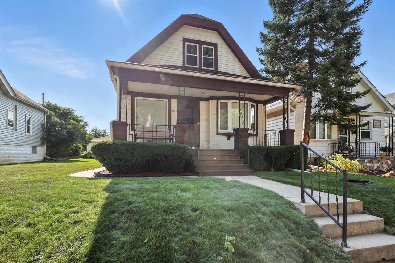 2059 S 75th St, West Allis, WI 53219