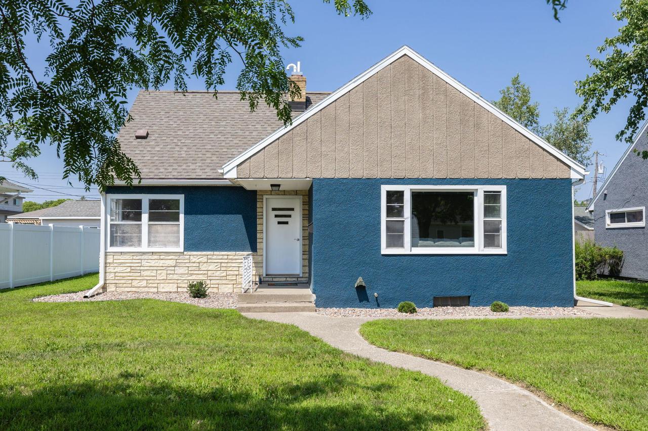 2119 Redfield St, La Crosse, WI 54601
