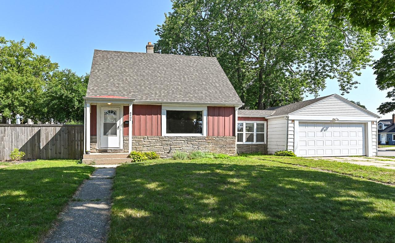 8404 W Montana Ave, West Allis, WI 53227