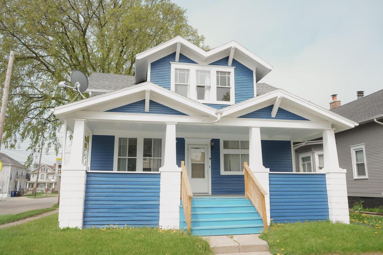 1544 Flett Ave, Racine, WI 53405