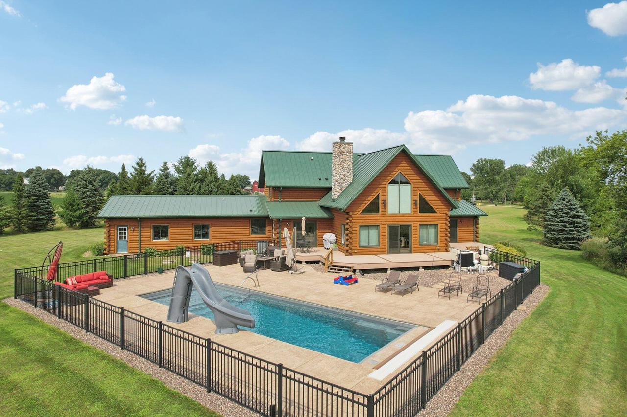 N6955 N Morgan Rd, Concord, WI 53066