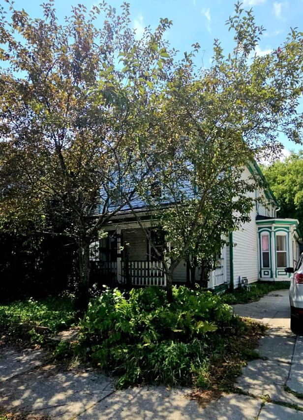1120 College Ave, Racine, WI 53403