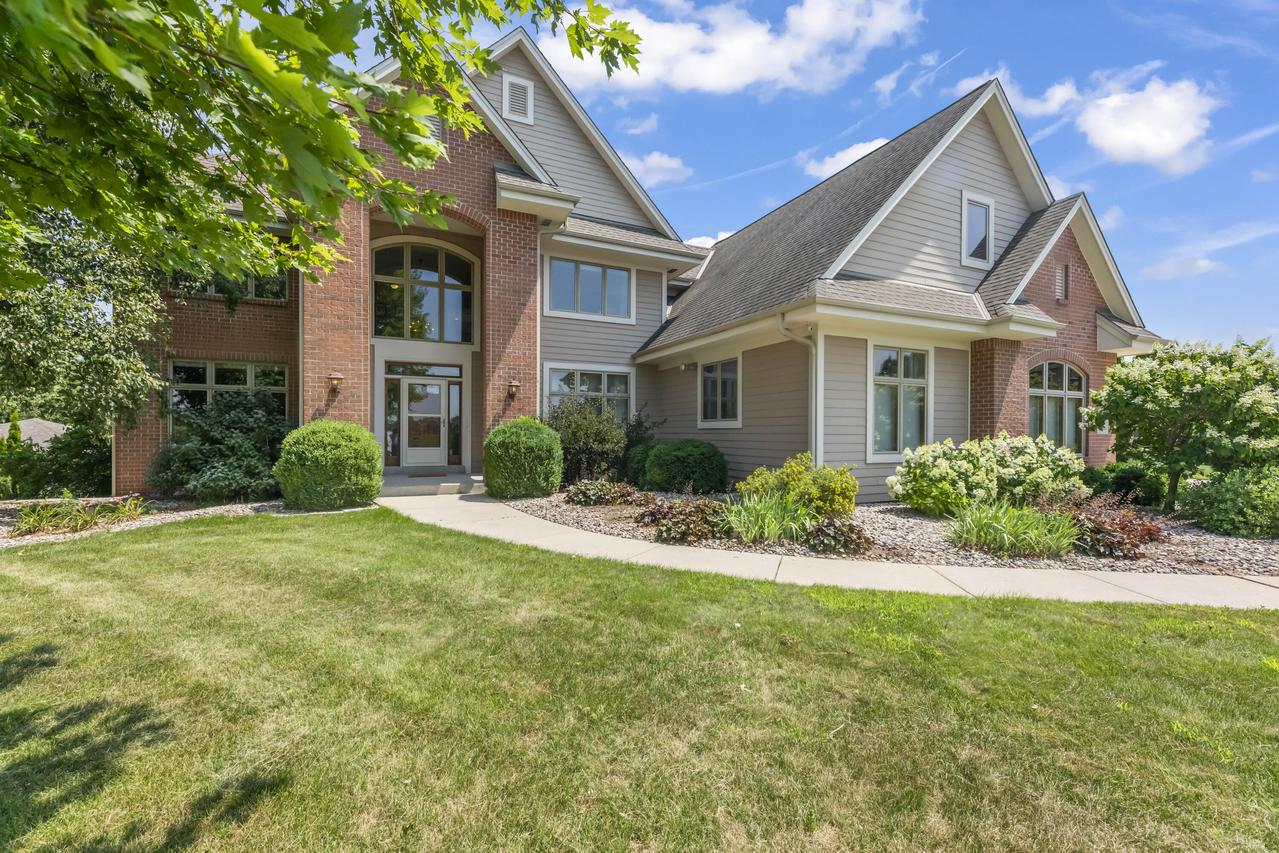 N81W33604 Chicory Ct, Merton, WI 53066