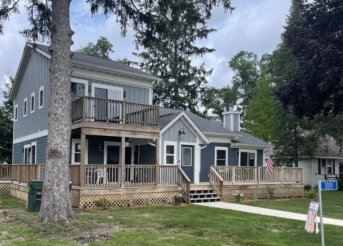 1111 Rosebud Ave, Twin Lakes, WI 53181