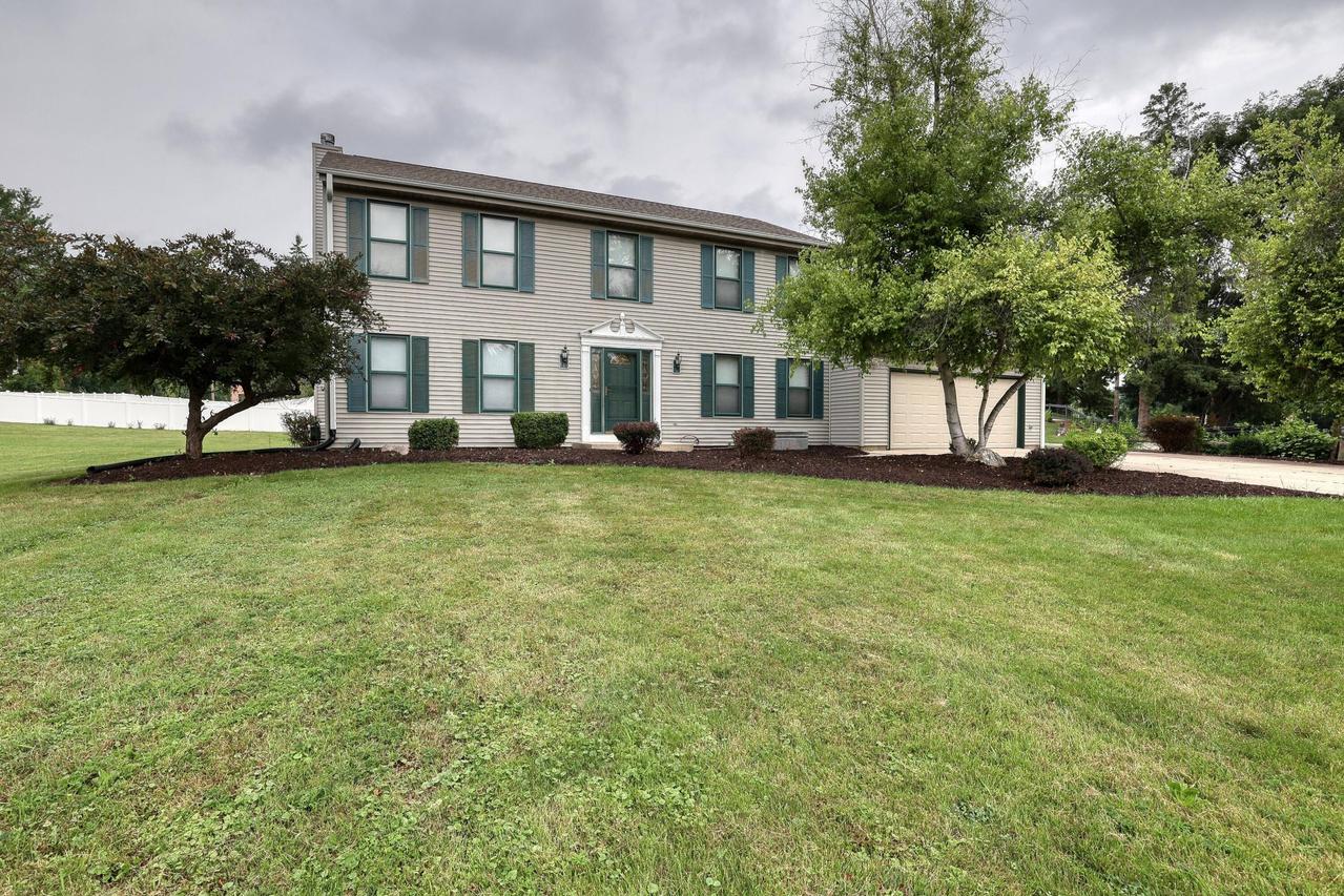 N75W13855 Appleton Ave, Menomonee Falls, WI 53051