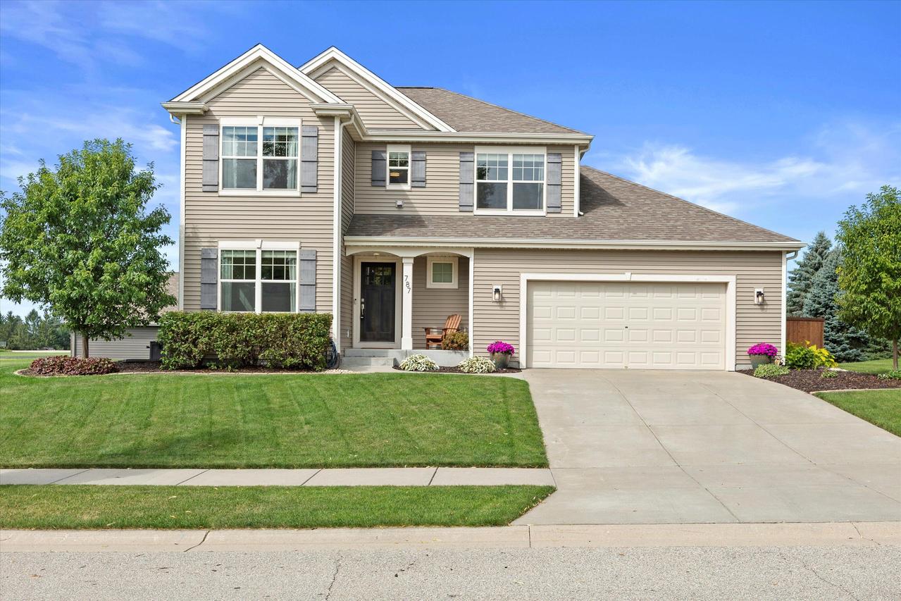 787 Autumn Ridge, Hartford, WI 53027