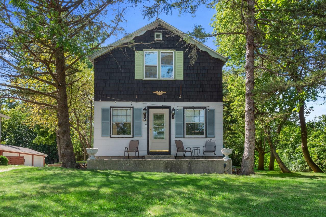1941 S 124th St, New Berlin, WI 53151