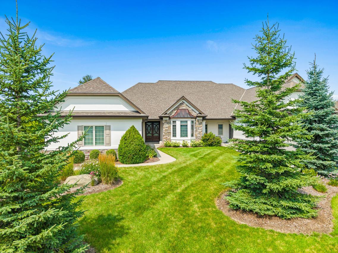 N35W23690 Auburn Ct #13-1, Pewaukee, WI 53072