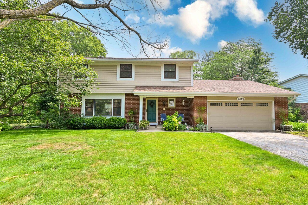 6592 N Bethmaur Ln, Glendale, WI 53209