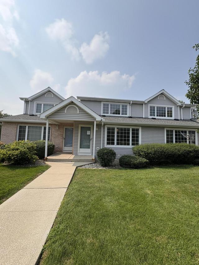 10081 W Whitnall Edge Dr #F, Franklin, WI 53132