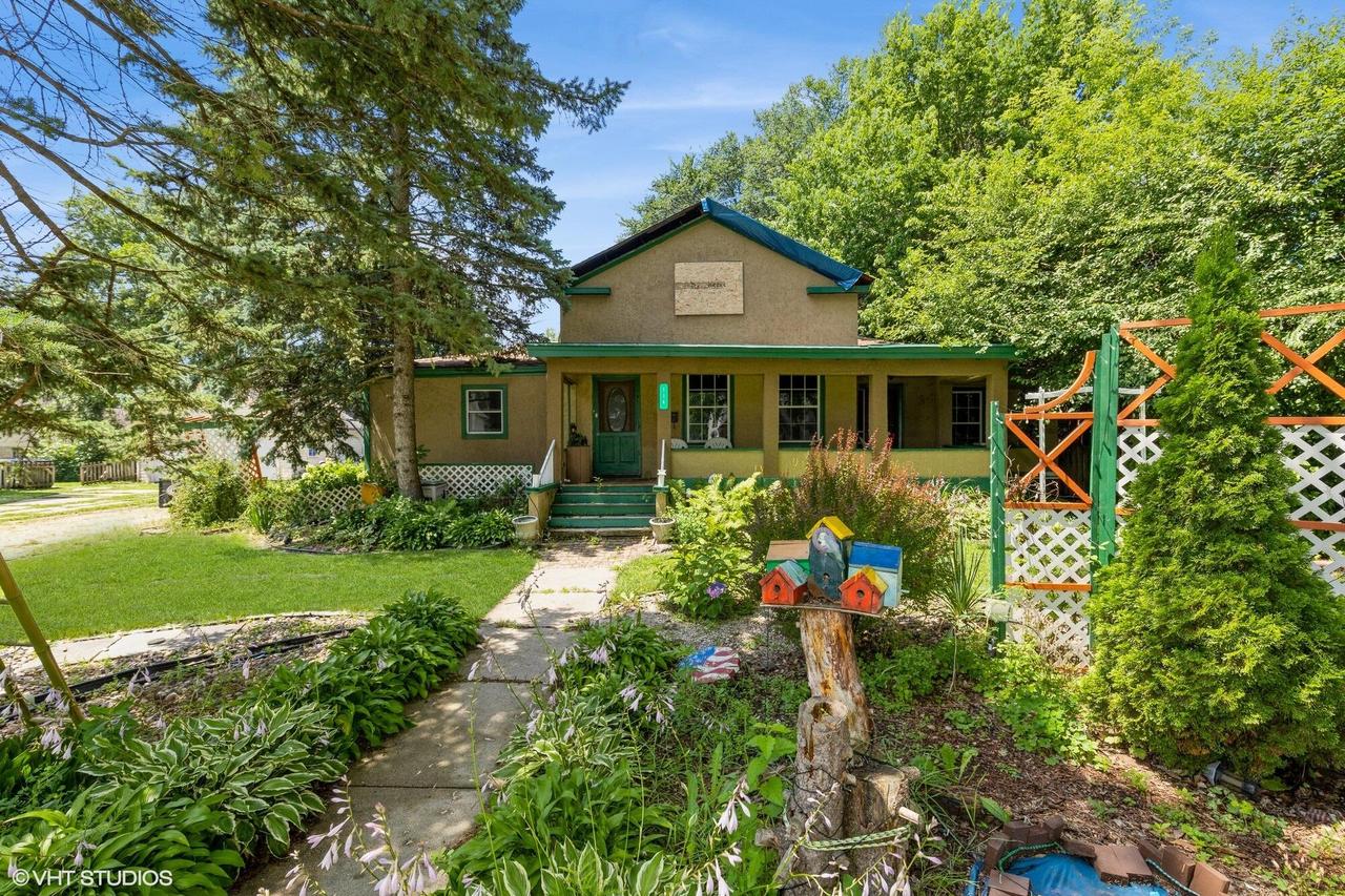 114 S Washington St, Elkhorn, WI 53121