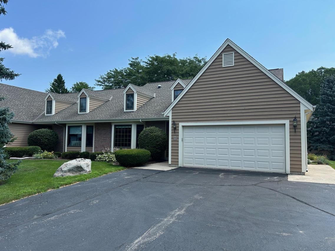 W52N134 Pioneer Ct #8, Cedarburg, WI 53012