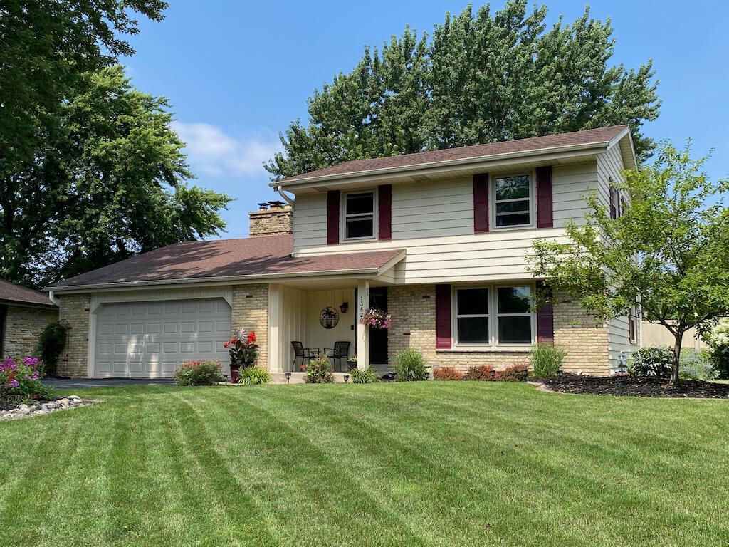 13820 W Thomas Dr, New Berlin, WI 53151
