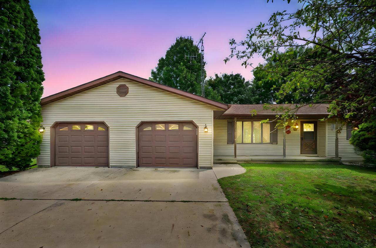 305 Theresa St, Watertown, WI 53094
