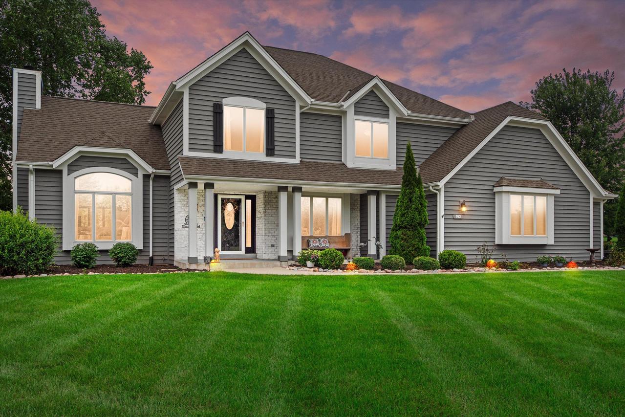 102 Trails Edge Ct, Hartland, WI 53029