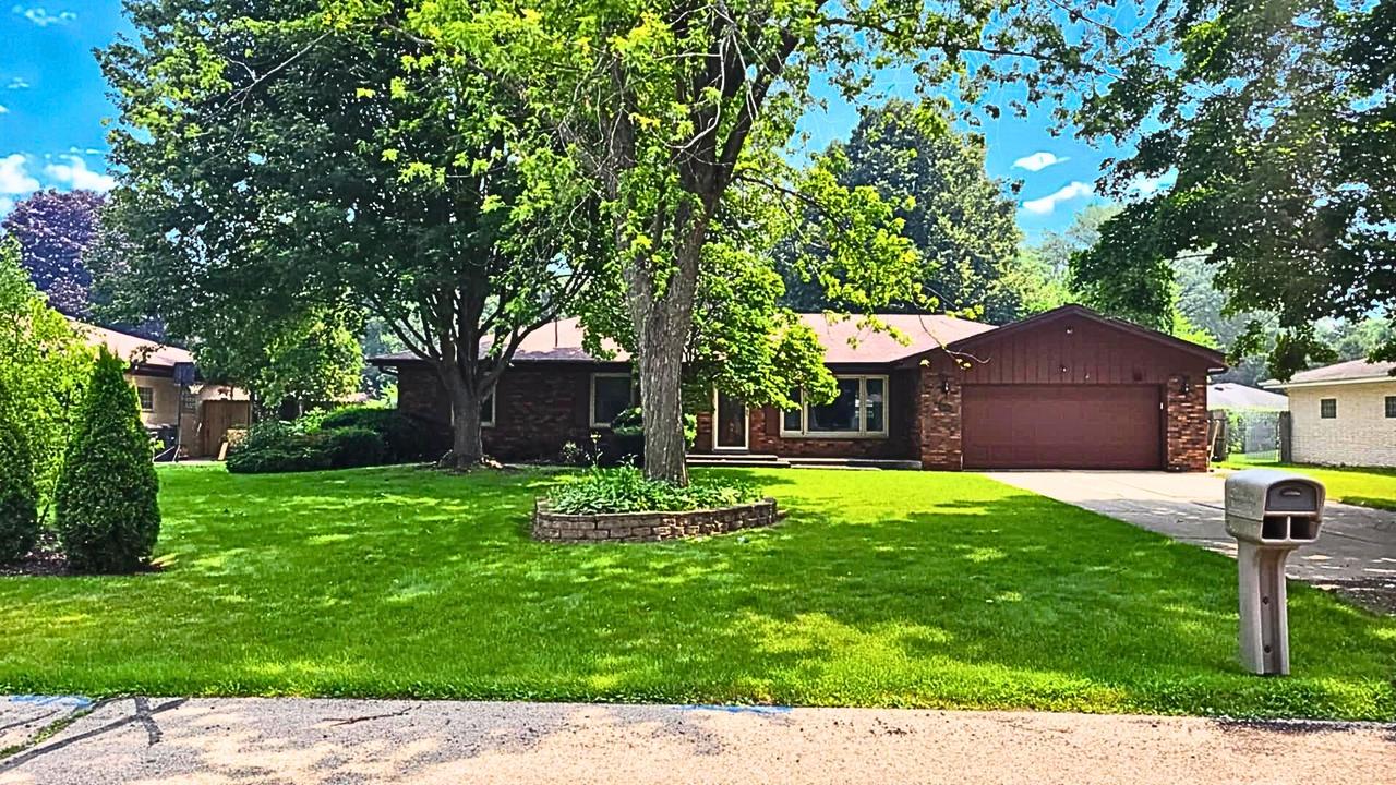 3331 Green Meadows, Elmwood Park, WI 53405