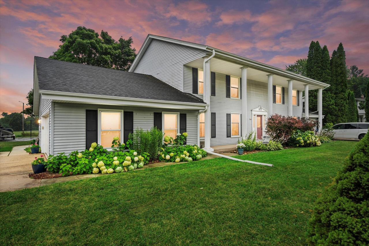 6840 Enge Dr #6842, Newburg, WI 53090