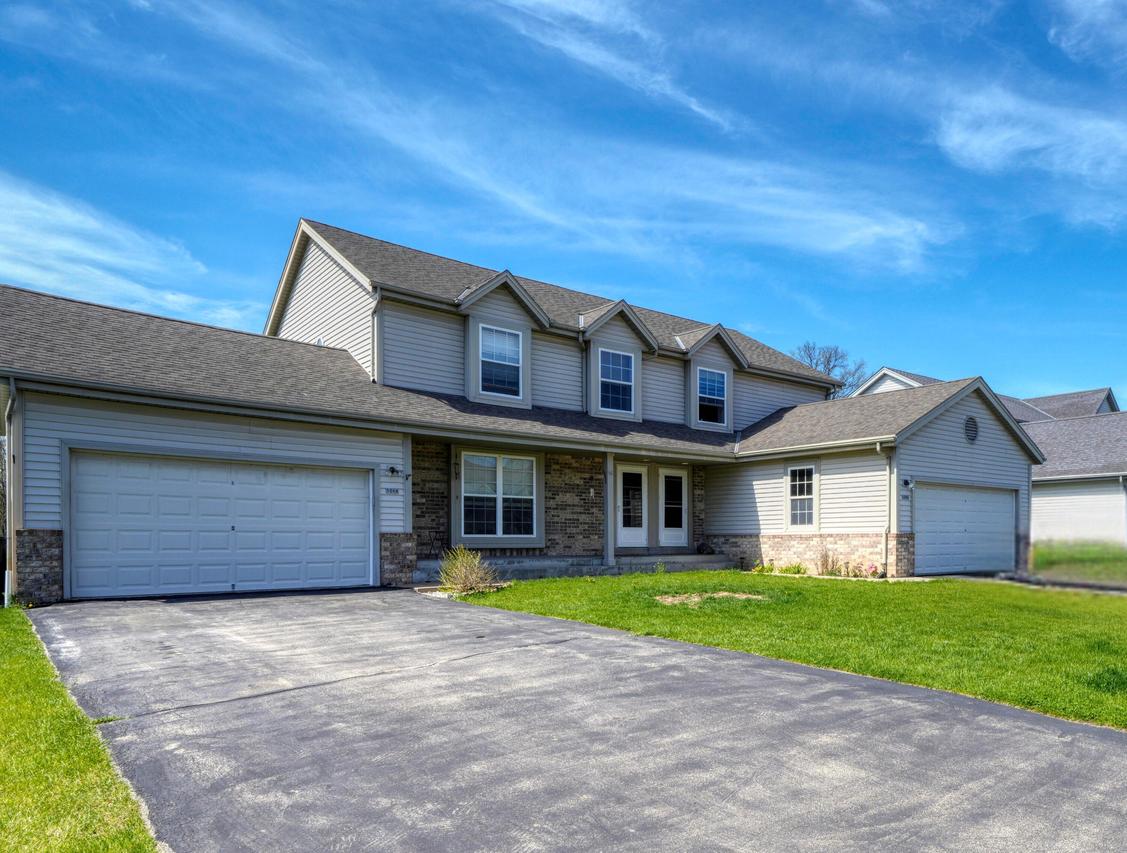 500 N 6th St, Waterford, WI 53185