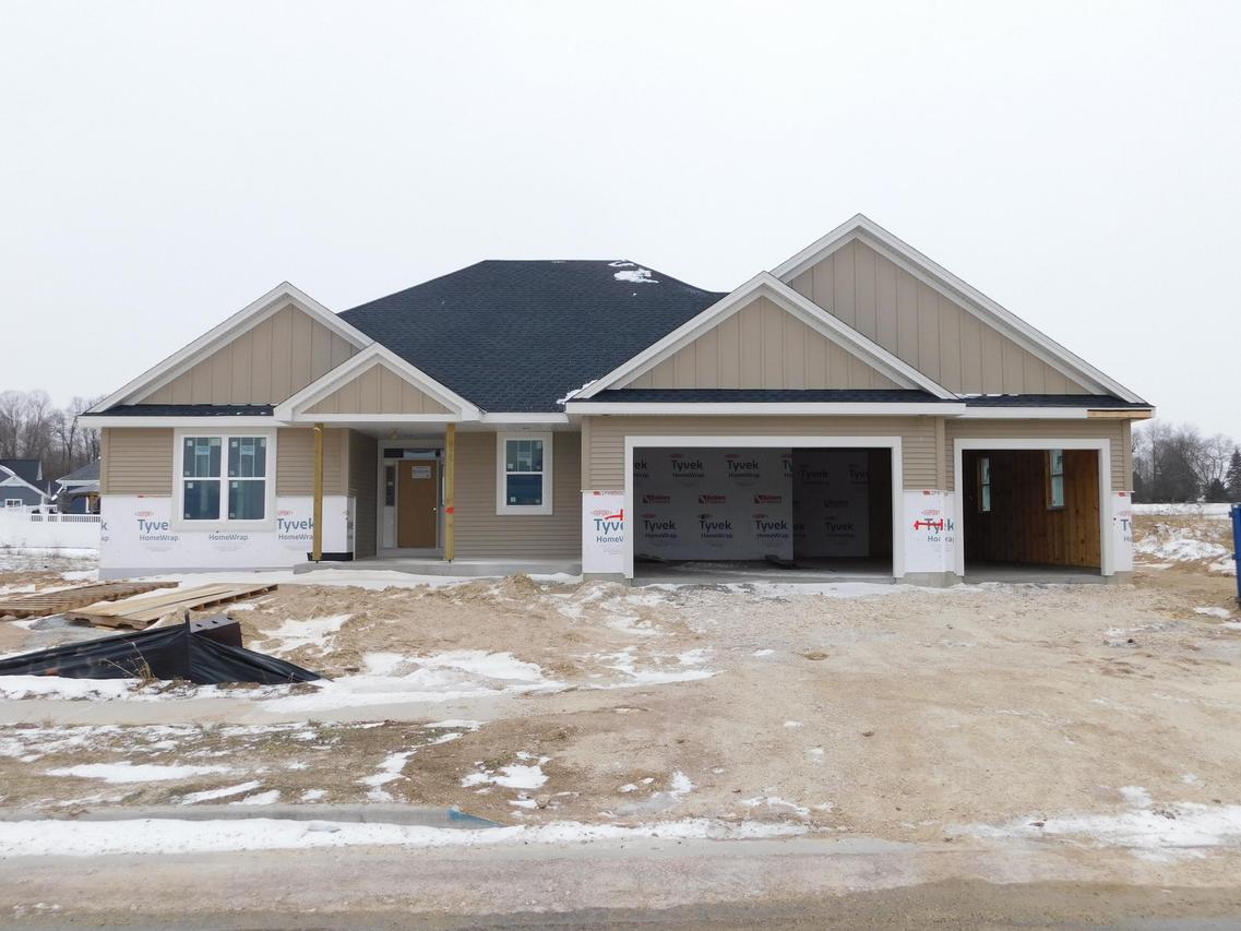 285 Mulberry Ln, Grafton, WI 53024