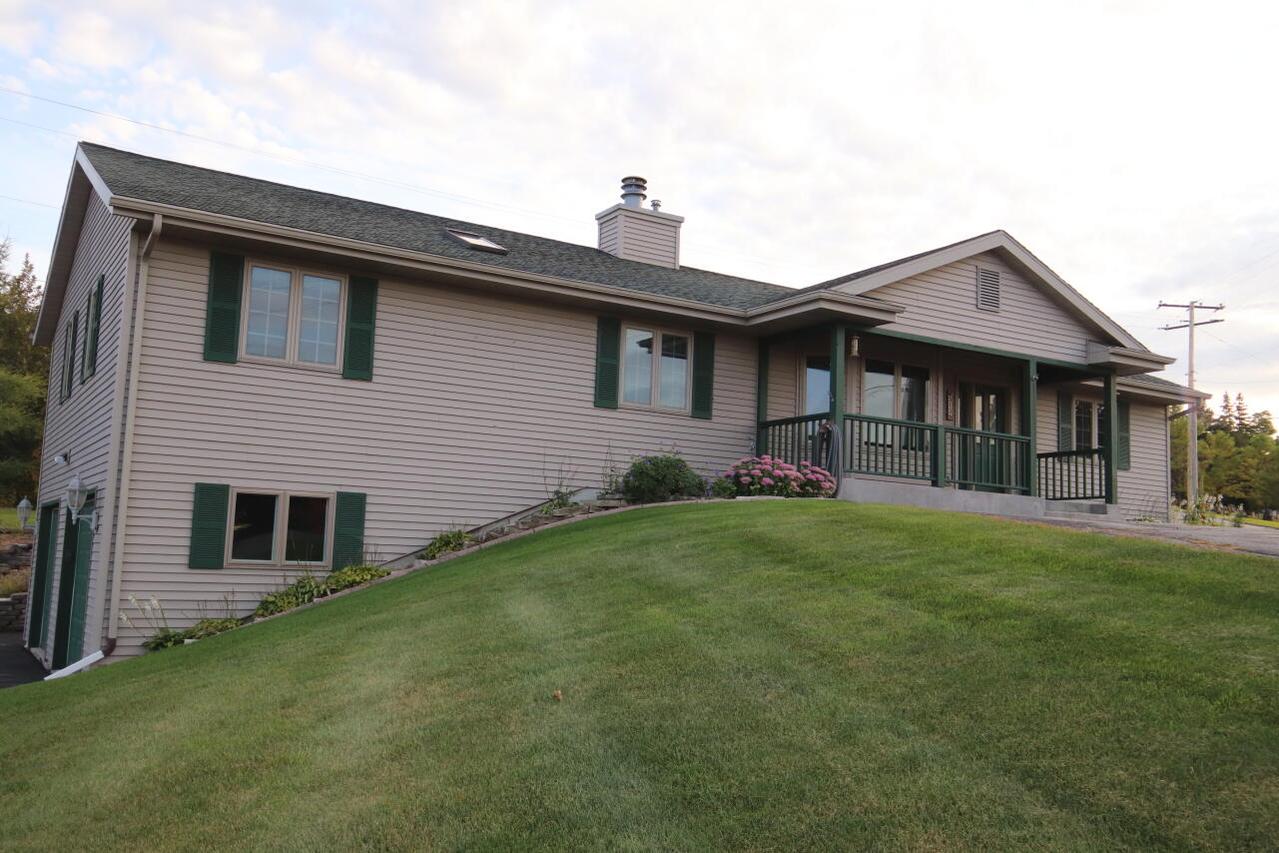 313 Church St, Mount Calvary, WI 53057