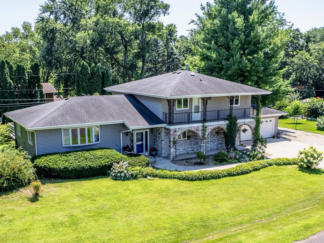 3469 Palace Rd, Blooming Grove, WI 53718