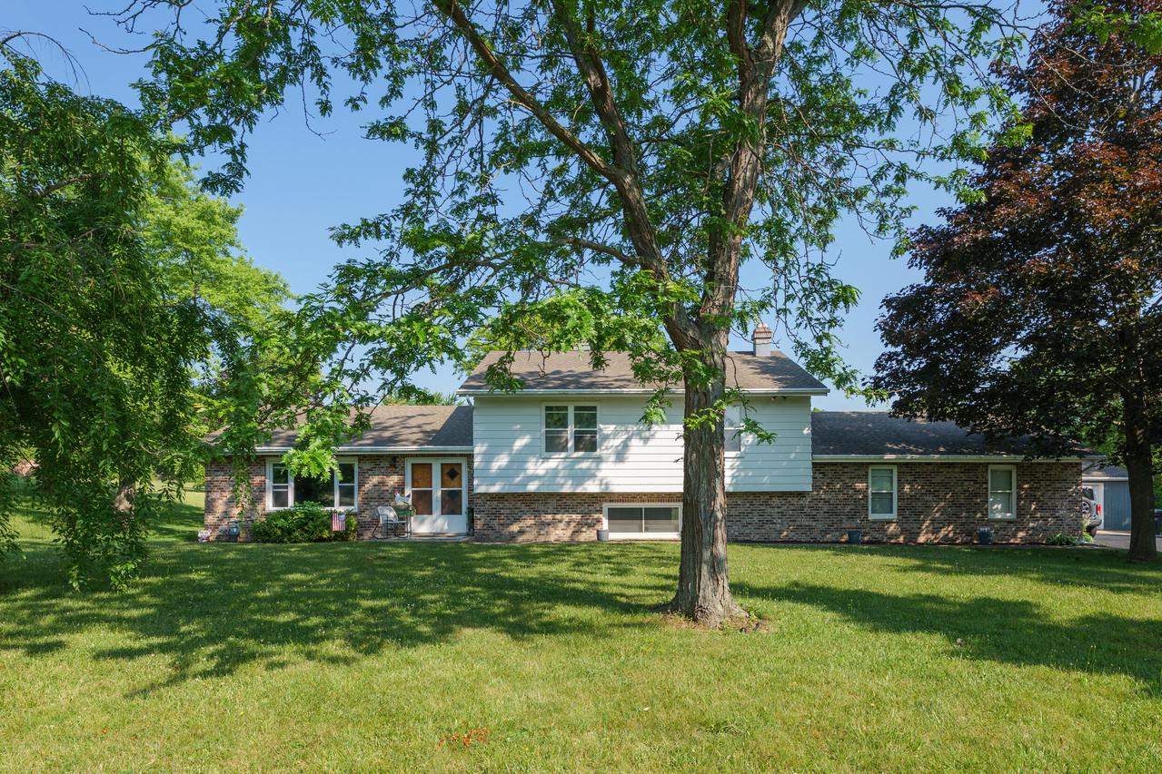 21200 82nd St, Bristol, WI 53104