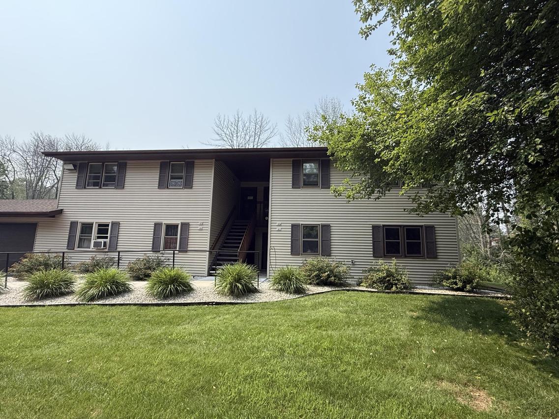 910 E Cedar Ave #504, Manitowoc, WI 54220