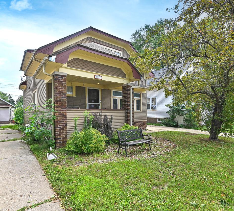 2517 Drexel Ave, Racine, WI 53403