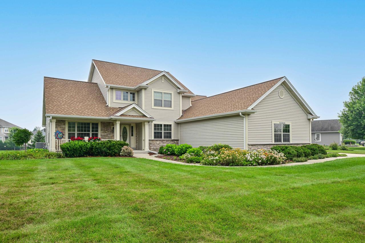 W177N10124 Whitetail Run, Germantown, WI 53022