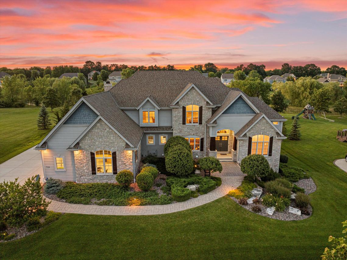 7154 W Concord Creek, Mequon, WI 53092