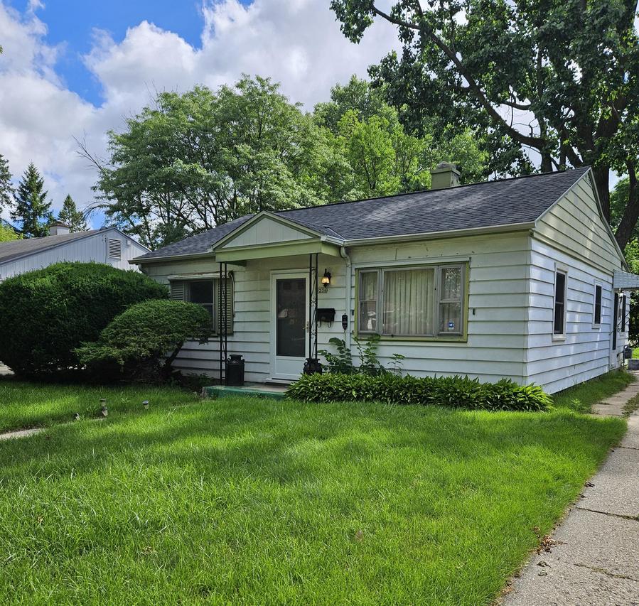 5236 N 56th St, Milwaukee, WI 53218