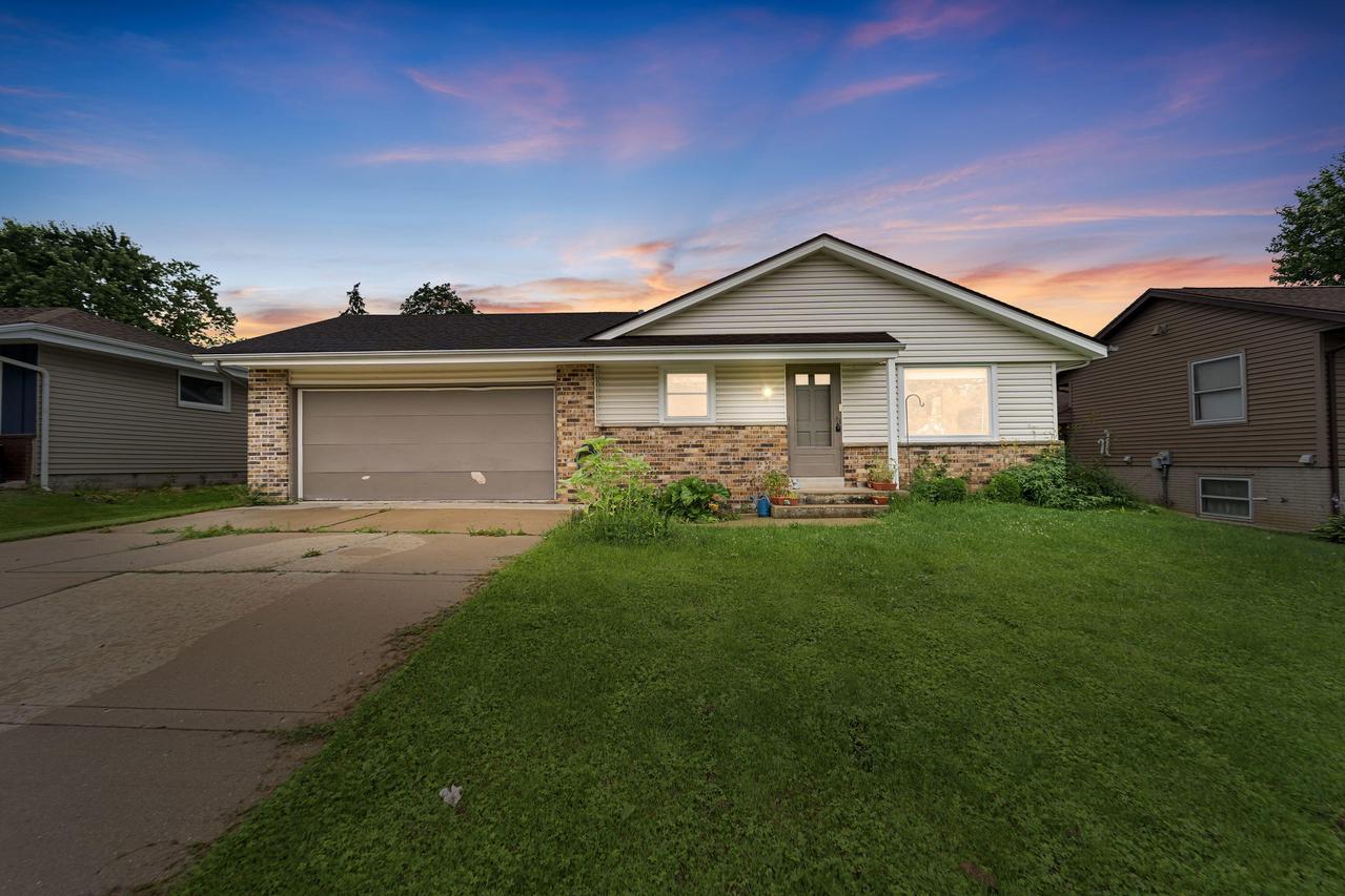 3408 Oakwood Dr, Racine, WI 53406