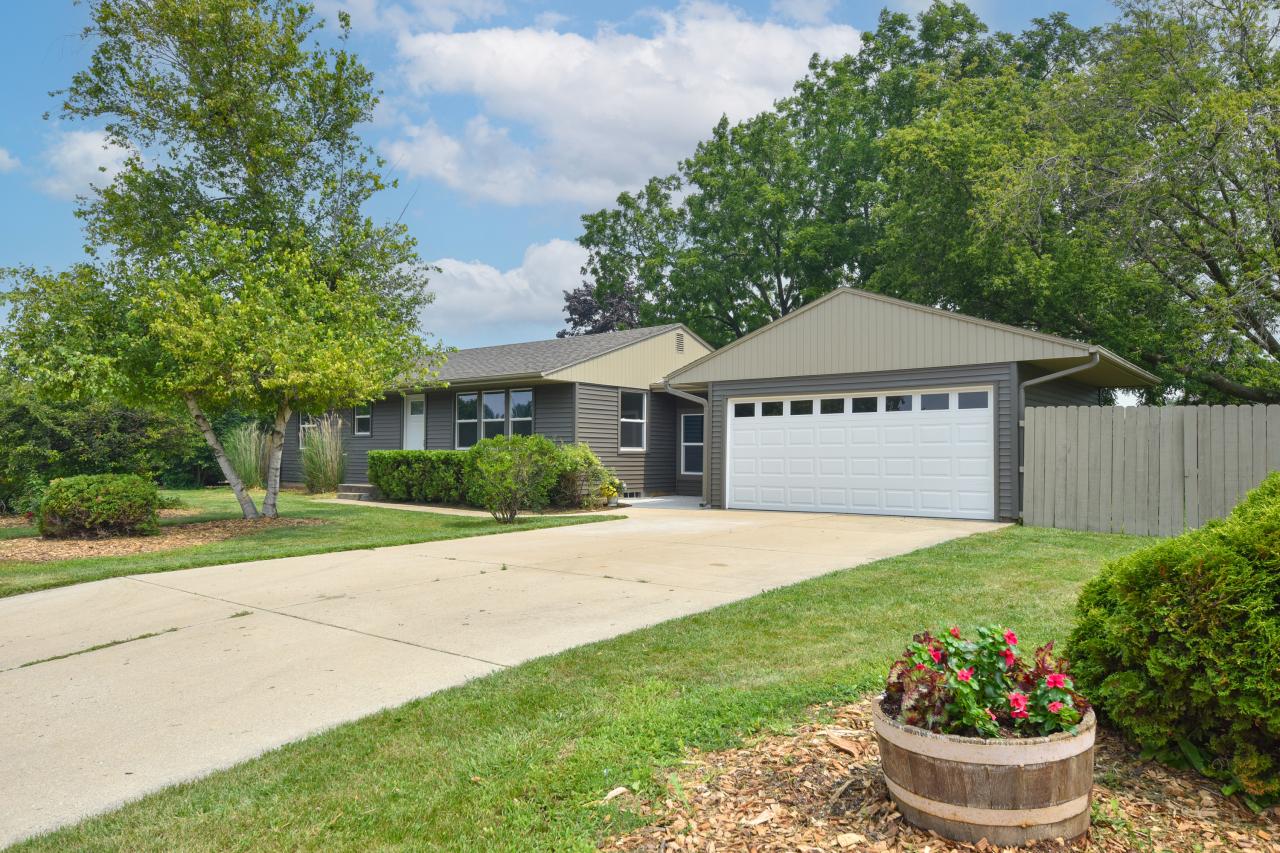 3101 7th Ave, South Milwaukee, WI 53172