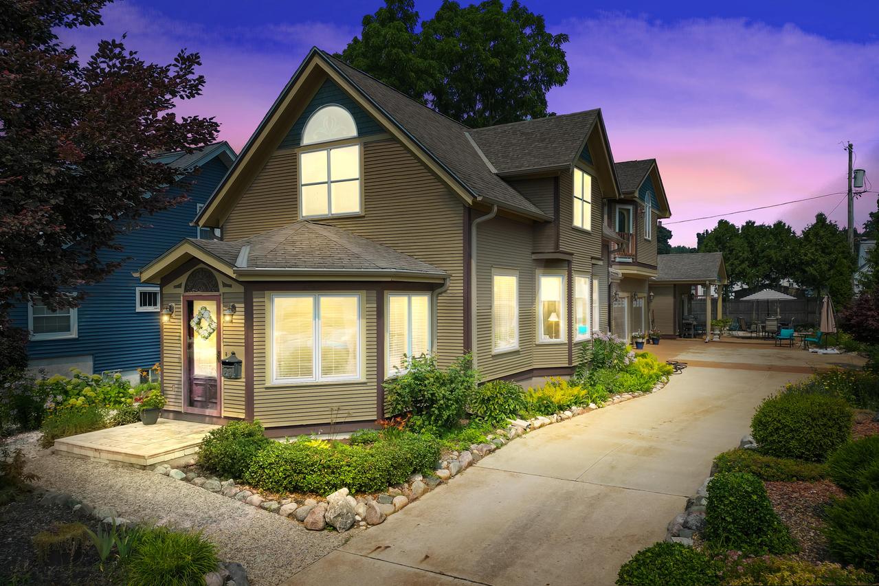 162 Wilson Ave, West Bend, WI 53090