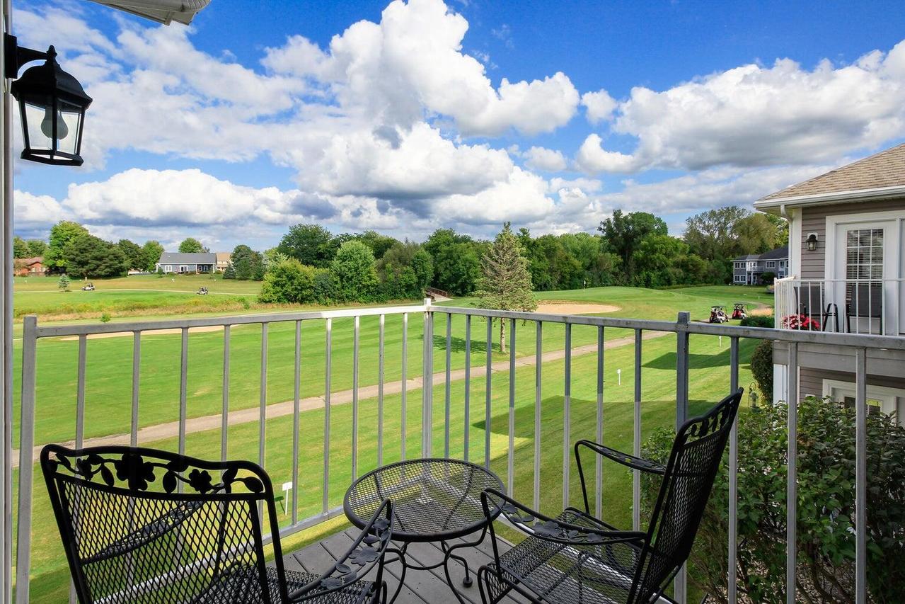 208 Potter Rd #202, Elkhorn, WI 53121