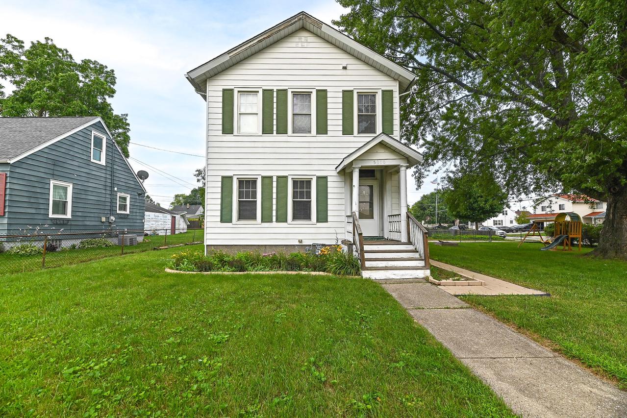 5310 40th Ave, Kenosha, WI 53144