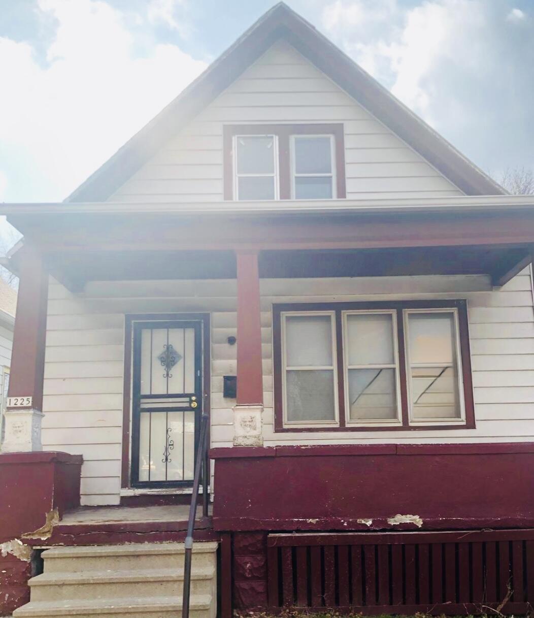 1225 W Keefe Ave, Milwaukee, WI 53206