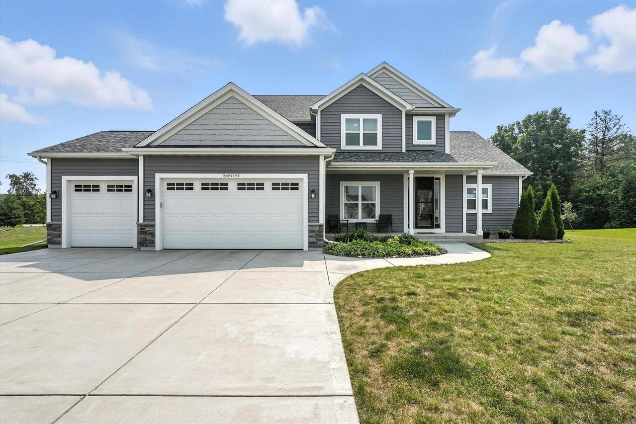 N45W22742 Charlotte Way, Pewaukee, WI 53072