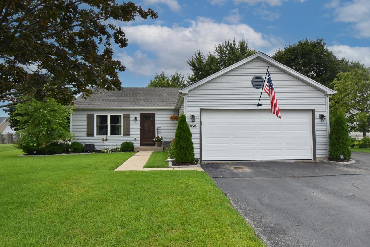 1006 Pheasant Dr, Genoa City, WI 53128