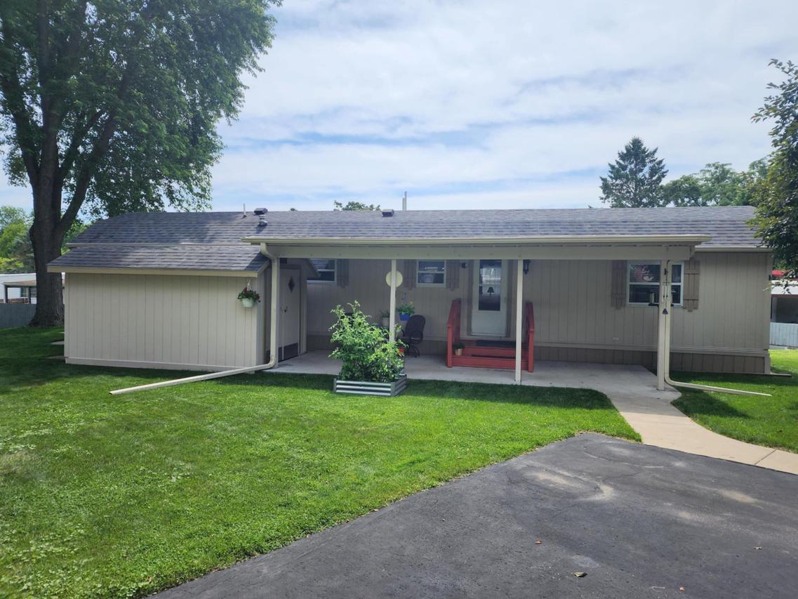 1473 Greenfield Ave #138, Lyons, WI 53105