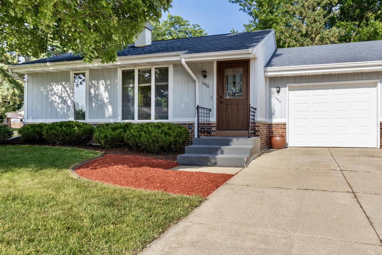 1046 N Wuthering Hills #A, Janesville, WI 53546