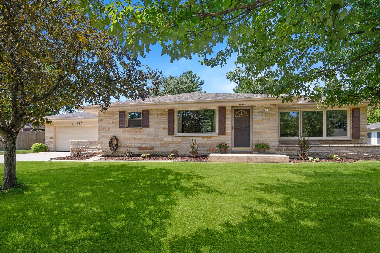 672 S 14th Ave, West Bend, WI 53095