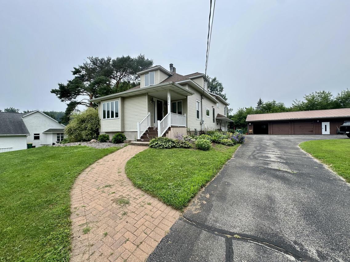 2066 South Point, Green Bay, WI 54313
