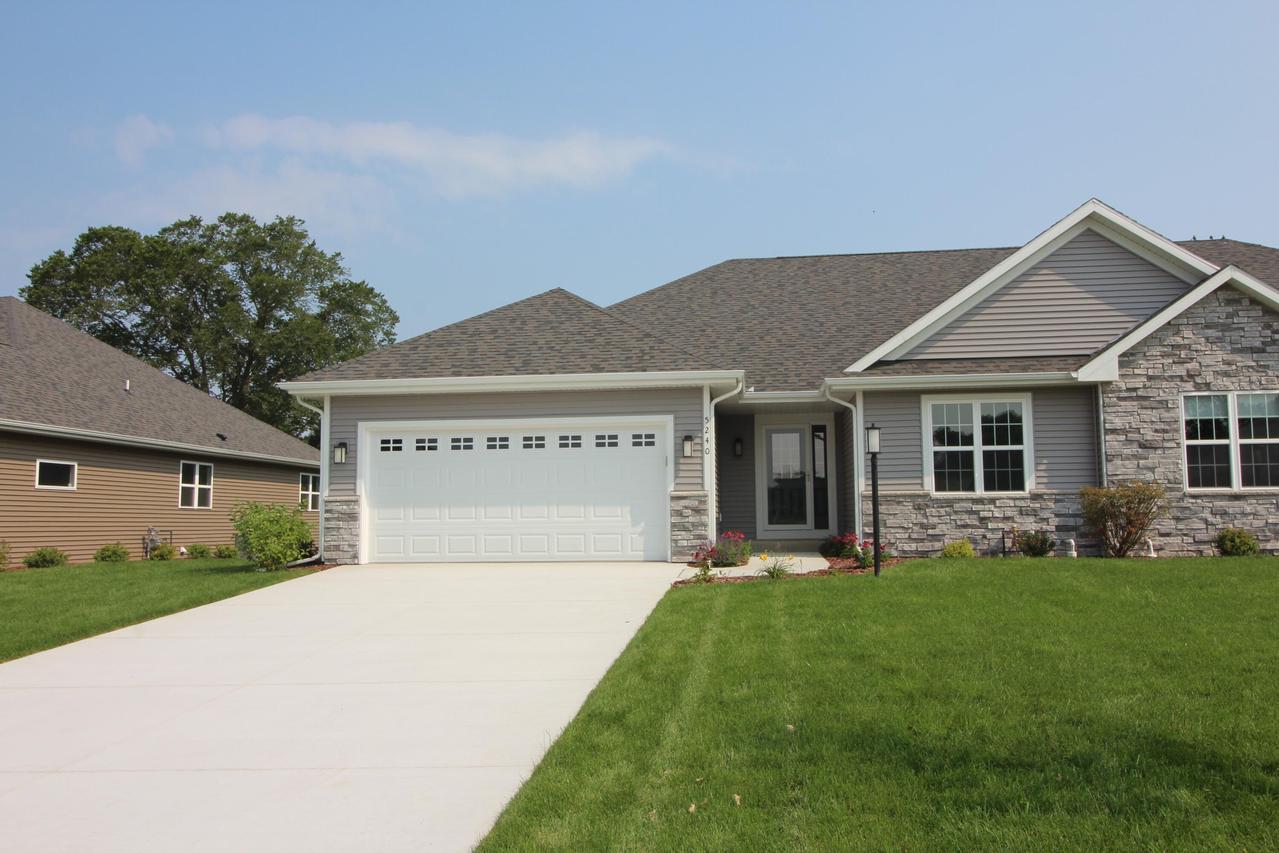 5240 Briarwood Cir, Caledonia, WI 53402
